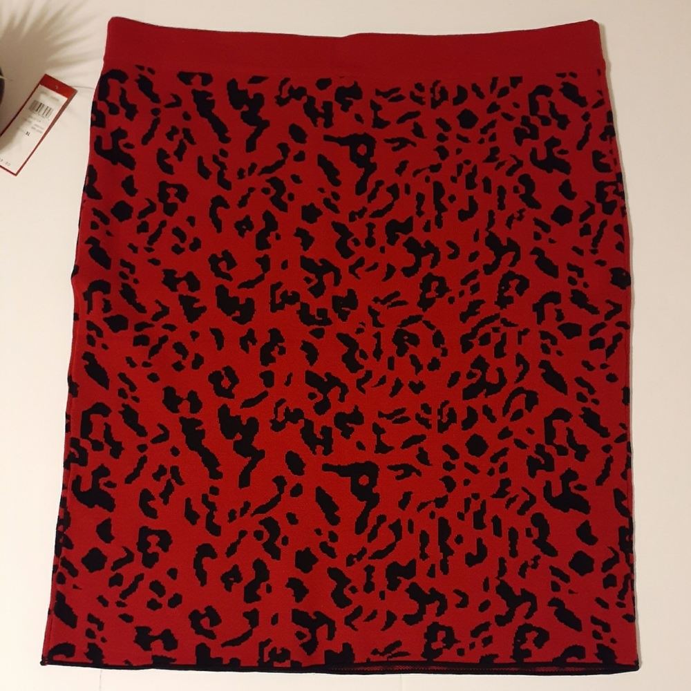 ๐NWT Love Scarlett Red & Black Leopard Skirt - Picture 5 of 7